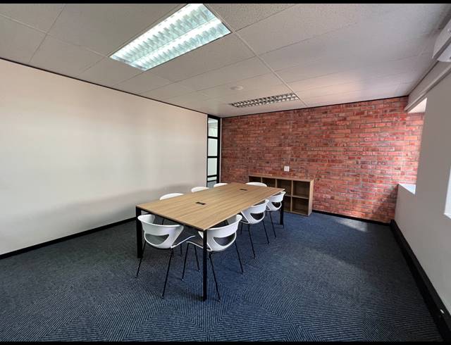 215M² OFFICE TO LET IN HYDE PARK